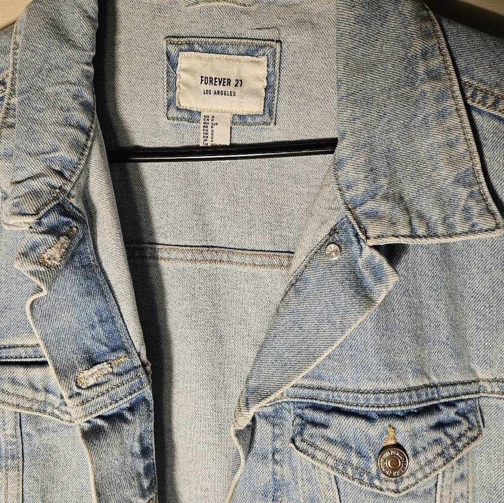 Forever 21 Los Angeles light wash denim jacket womens size s. - Picture 4 of 16